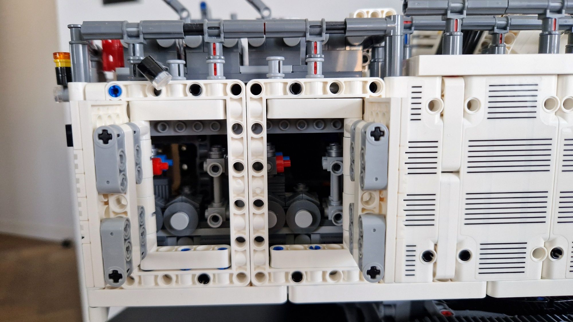 LEGO Technic Koparka LIEBHERR R 9800