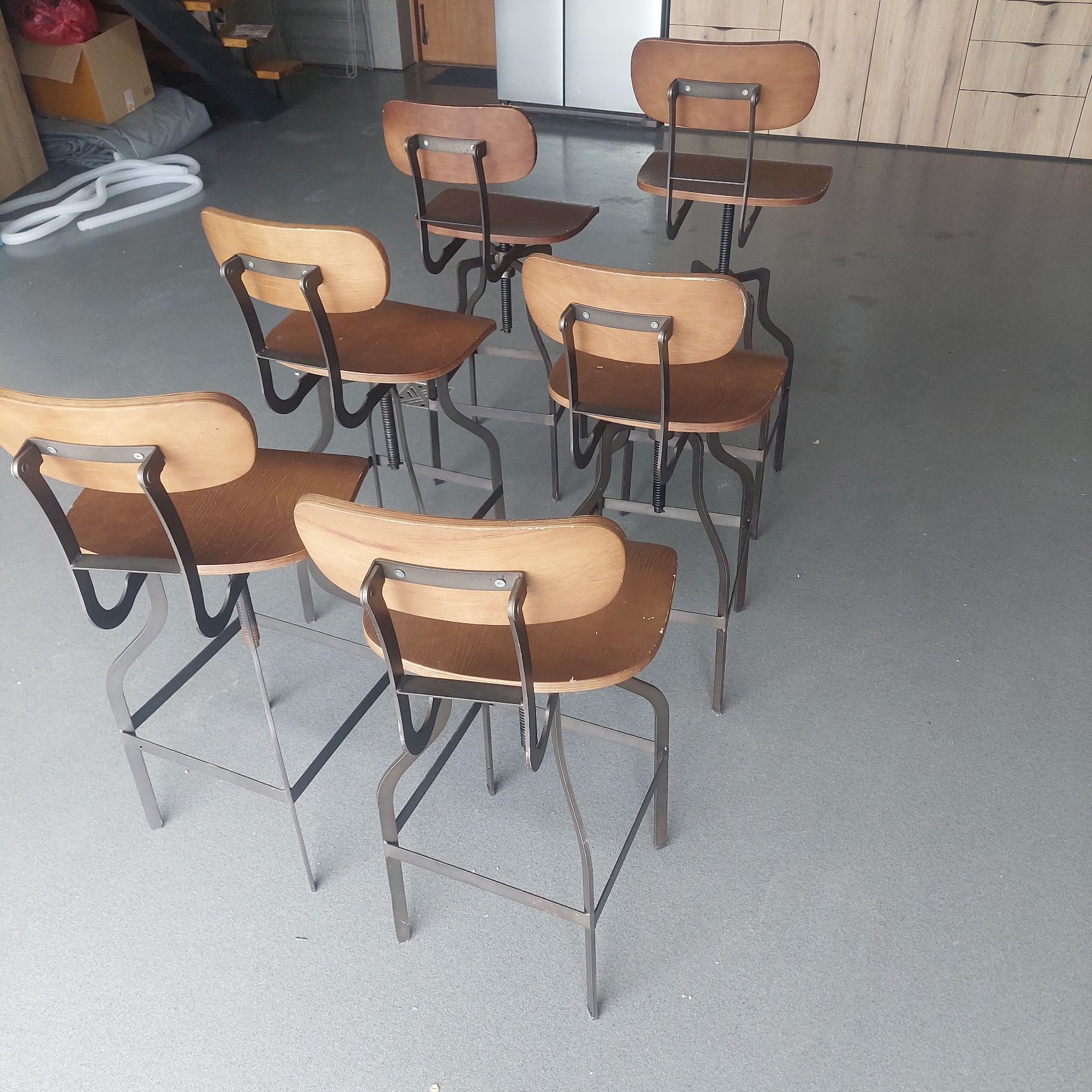 Krzesło obrotowe hoker