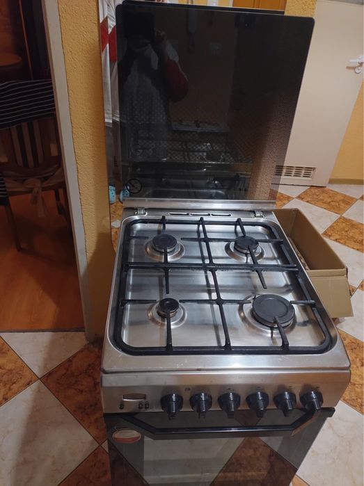 Kuchenka gazowa z piekarnikiem