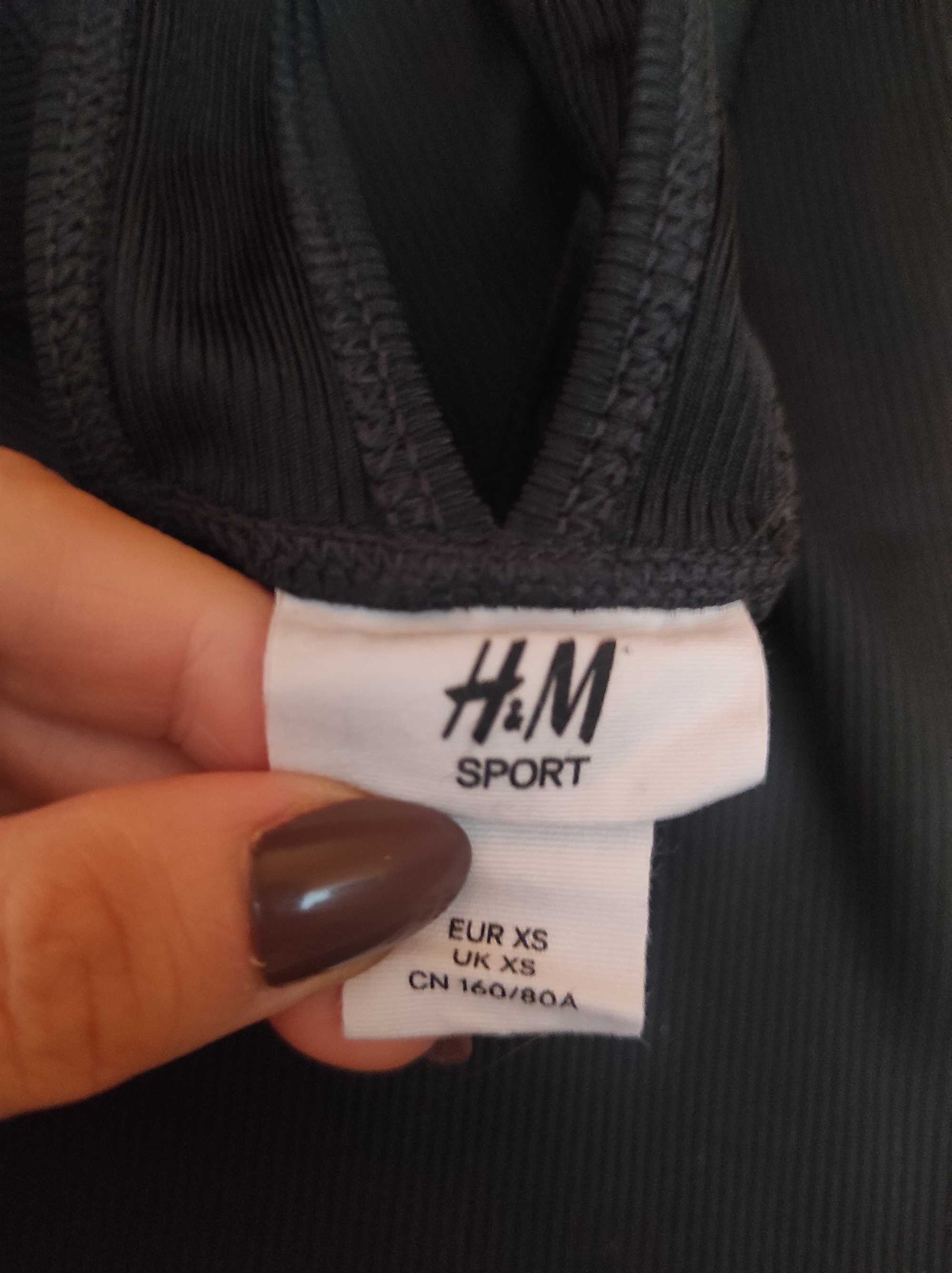 Czarna bluzka prążkowana sportowa h&m