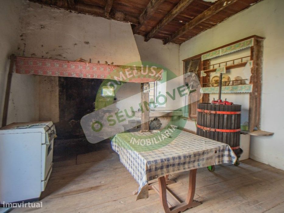 Moradia Térrea, Vila Nova de Outil