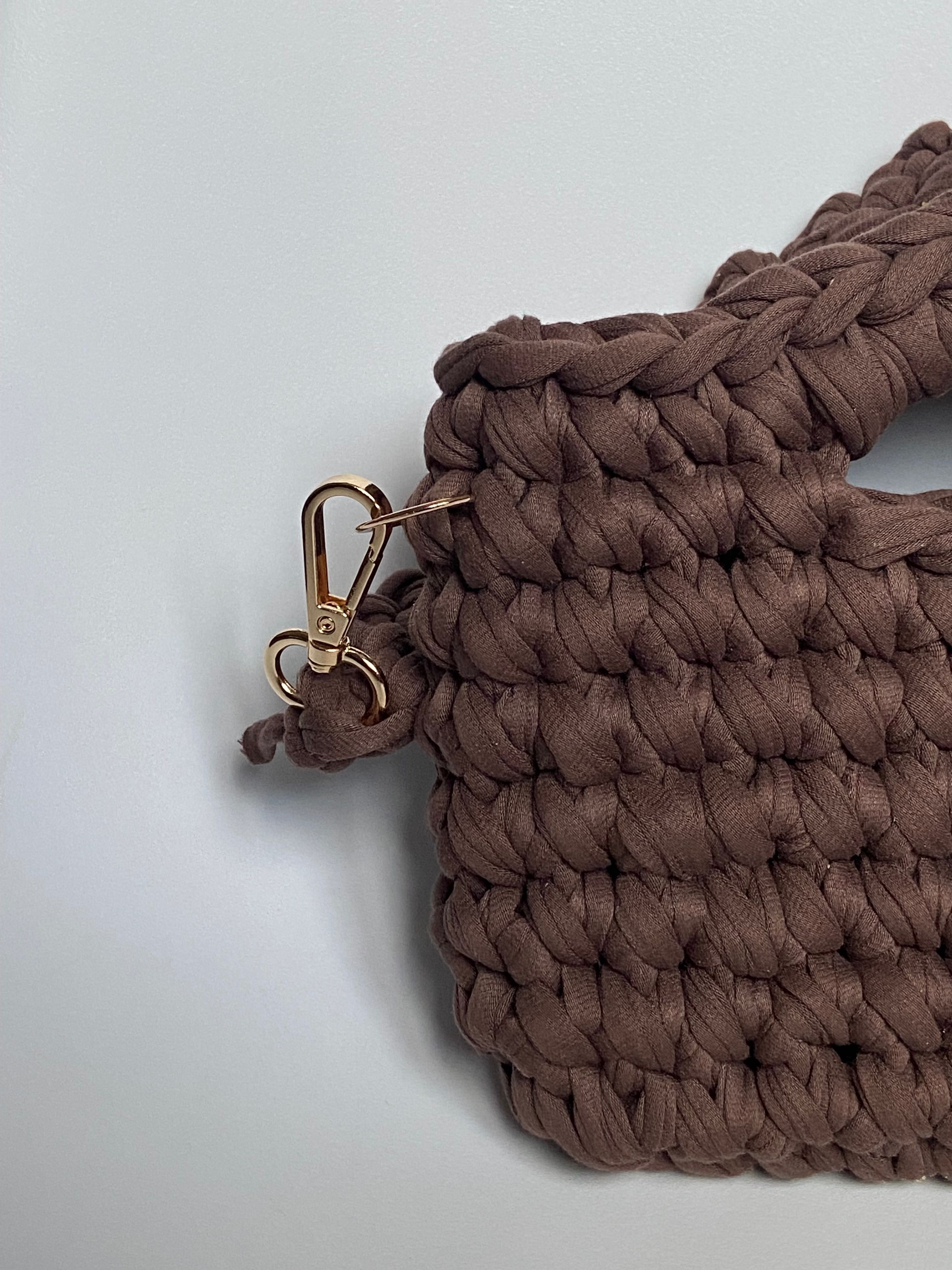 Mała torebka handmade – dziergana z bawełnianej przędzy