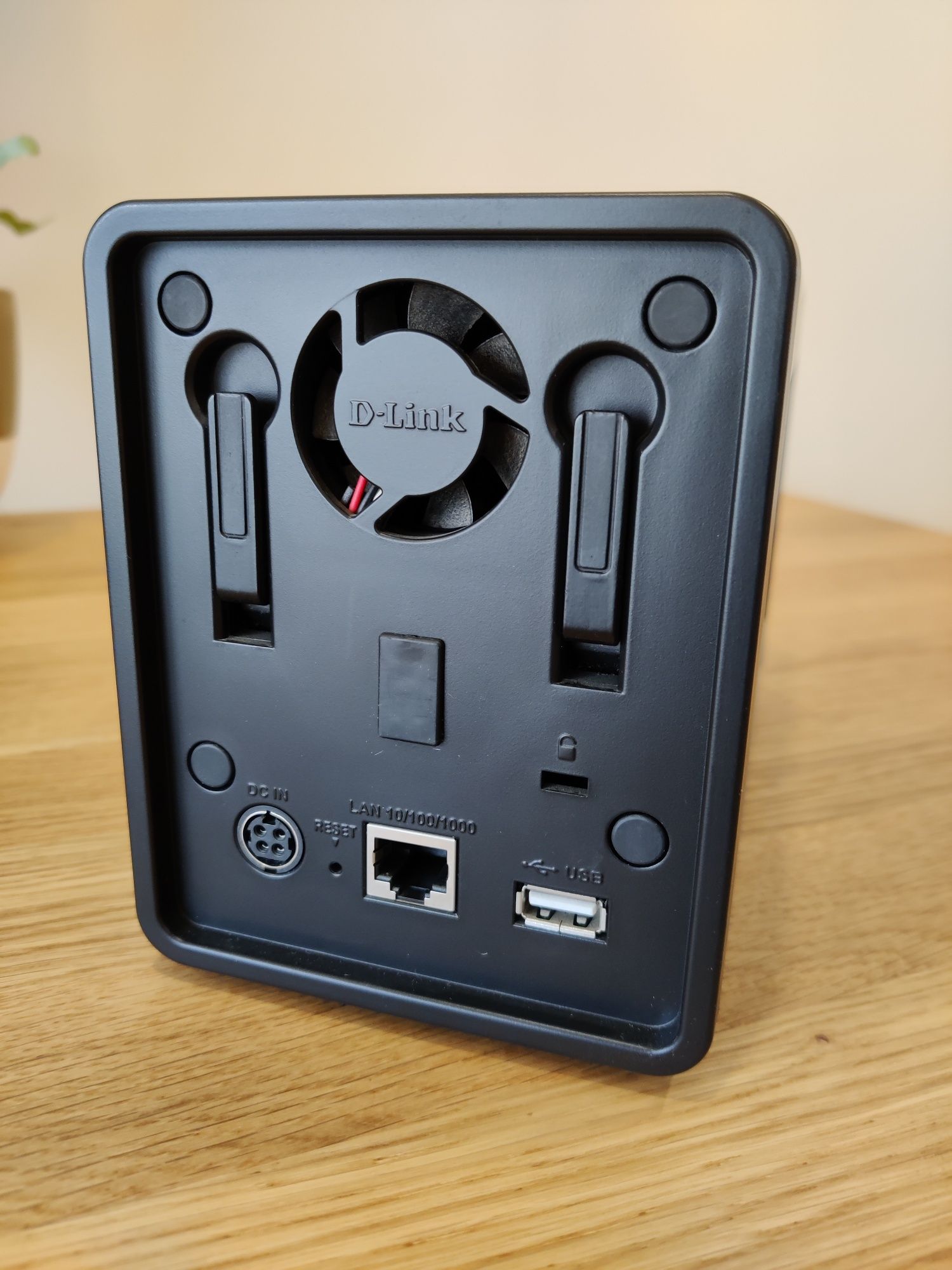 D-Link NAS de 2 Discos DNS-323 Storage Rede