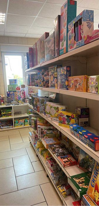 Asortyment sklepu na sprzedaż szkolne biurowe chemia zabawki gry