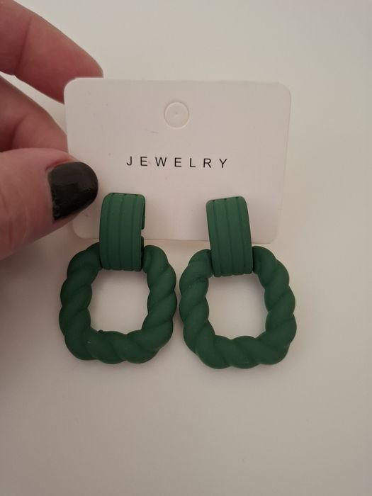 Vendo vários brincos. Novos. Nunca usados.