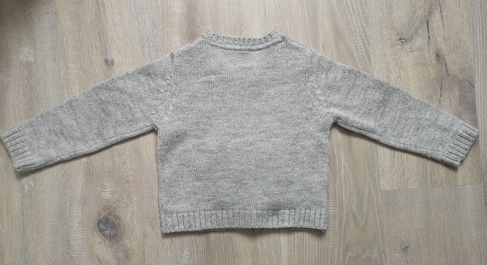 Sweter dziewczęcy rozm. 104