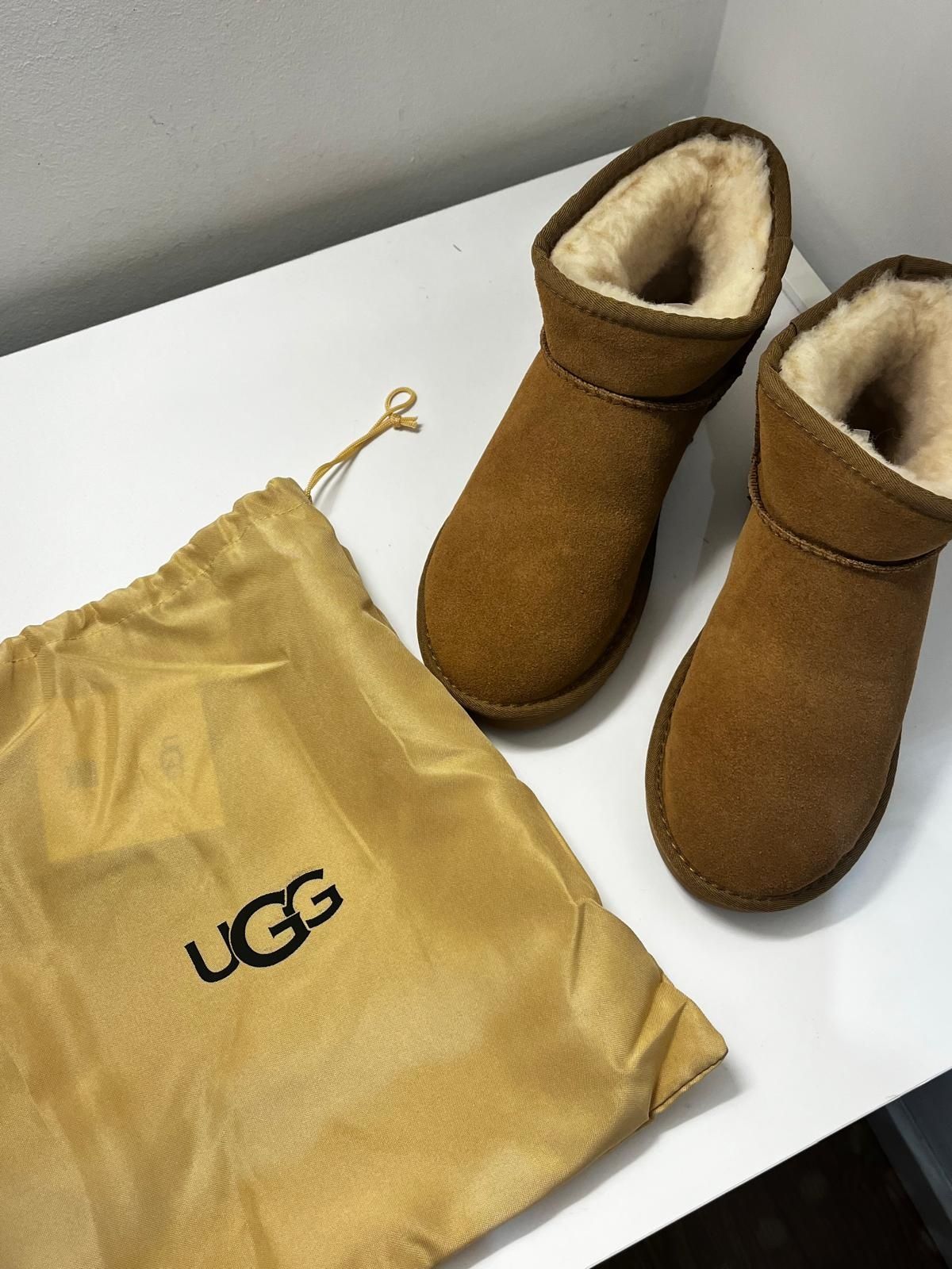 Botas UGG novas sem uso