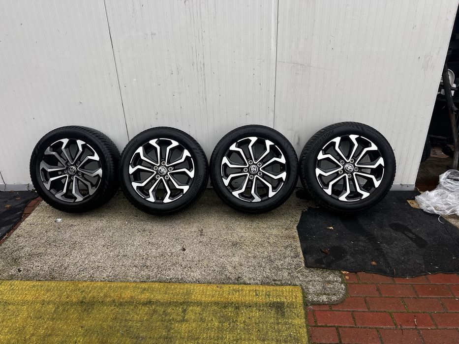Koła Felgi z oponami Yaris Cross,  Alu, ET50!!