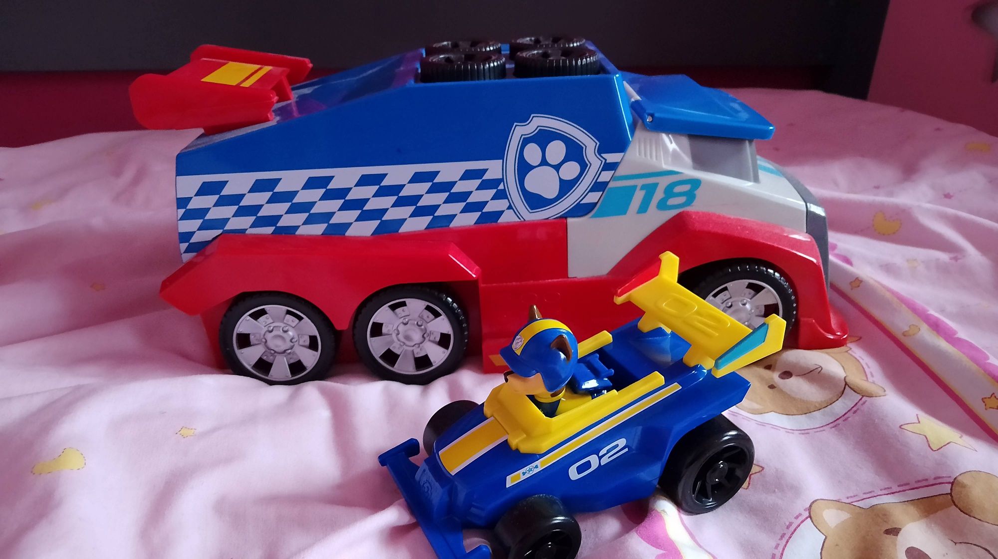 Pojazd patrolowiec Psi Patrol stacja Ready Race Rescue