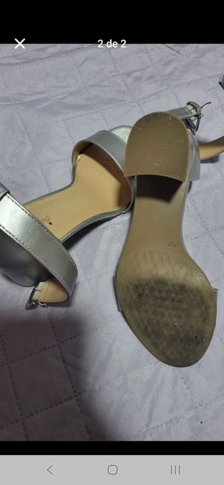 Sapatos de salto alto