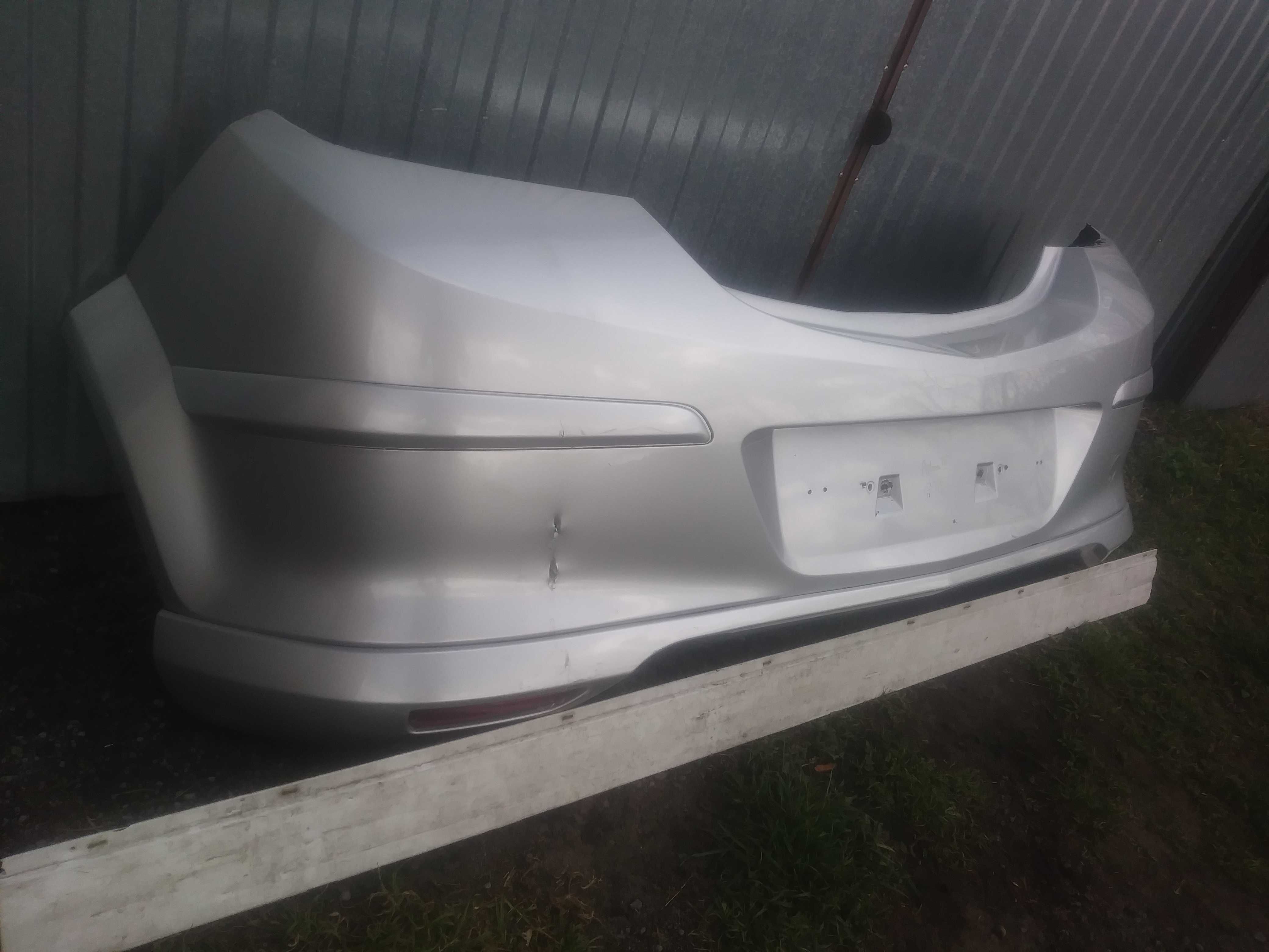 Opel Astra H GTC 3-drzwi Zderzak Tył tylny srebrny Z157
