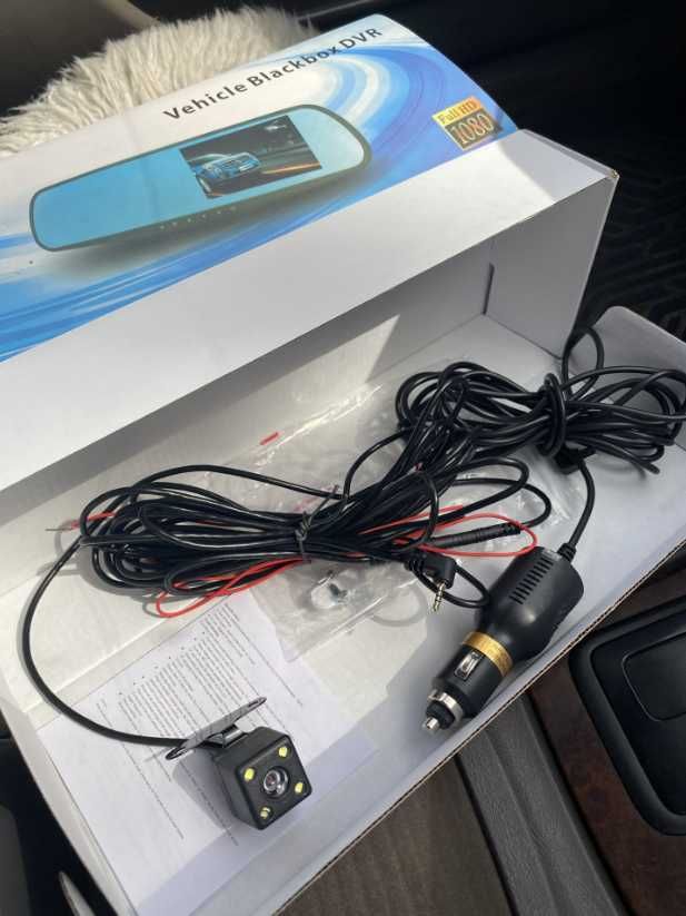 Відеореєстратор дзеркало з камерою заднього виду dvr видеорегистратор