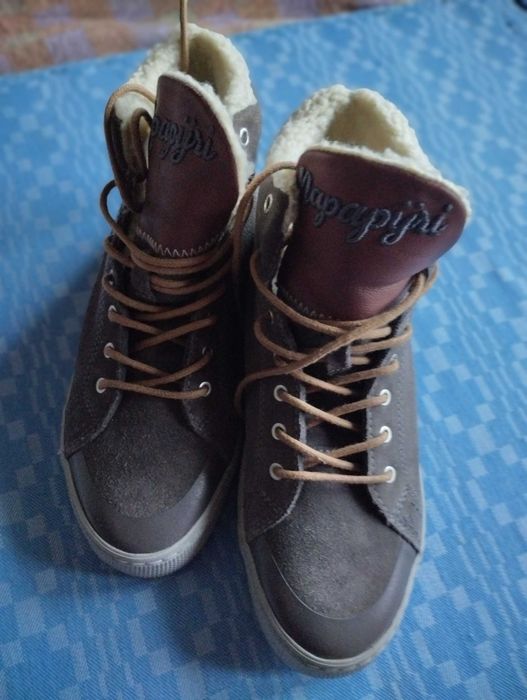 Ботинки женские новые зимние размер -37.5 дл.стель-23.5