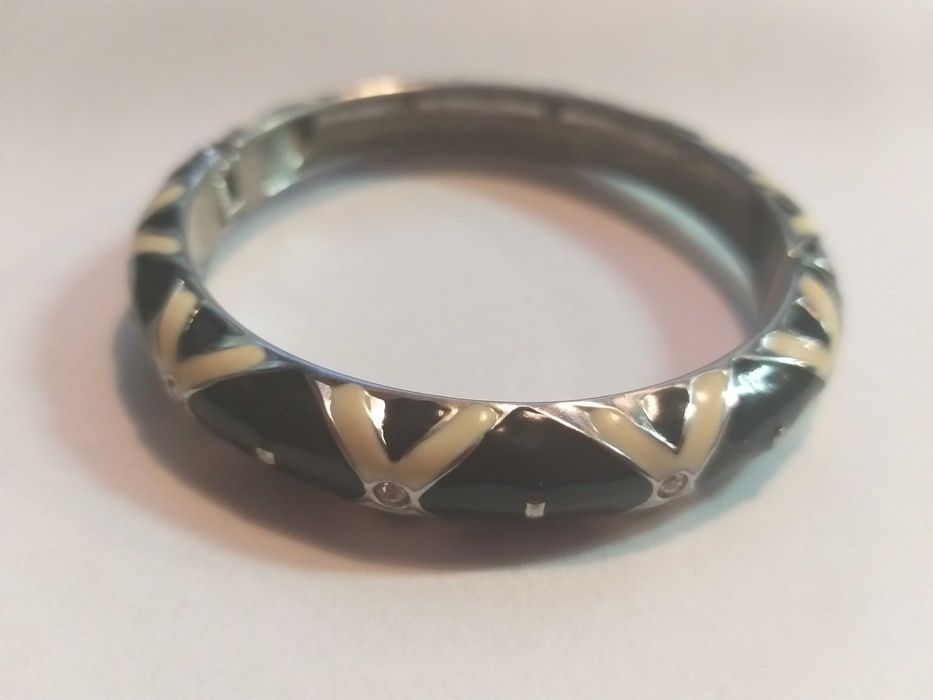 Bransoletka otwierana czarna, srebrno-biały wzór + cyrkonie