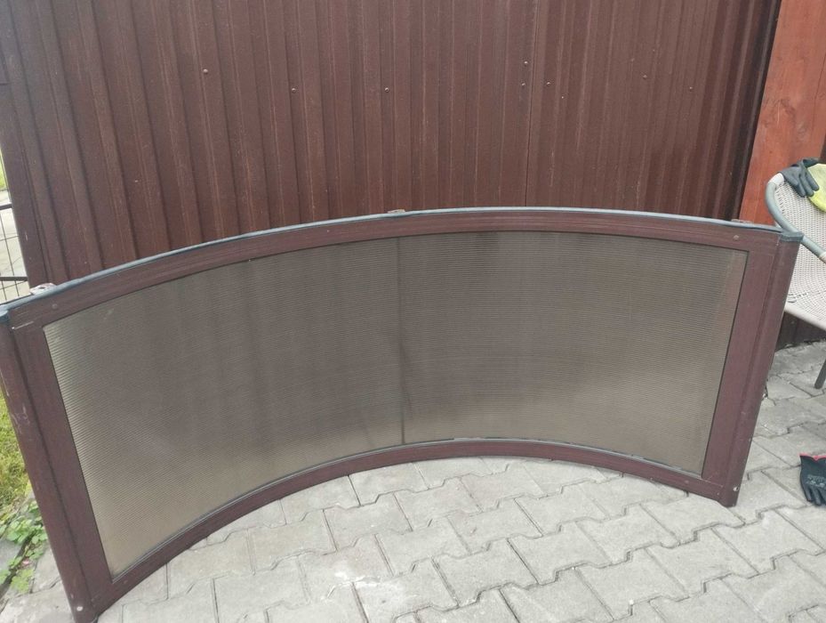 Zadaszenie nad drzwi