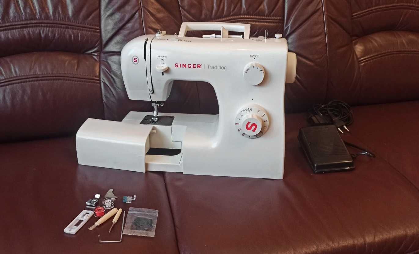 Швейна машина SINGER 2250