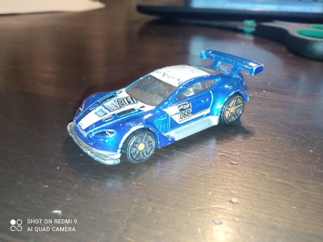 Aston Martin Vantage GT3 hot wheels B