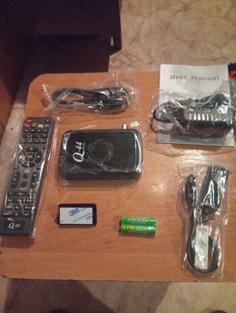 Тюнер Qsat-44 HD 1080( в наличии 4 шт)