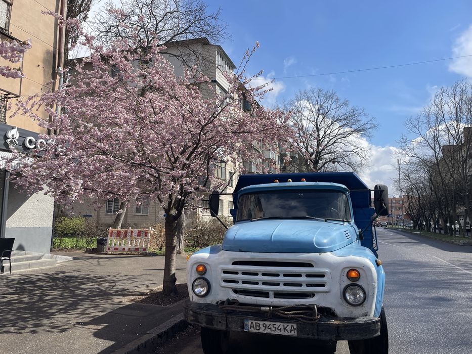 Продам зіл самосвал