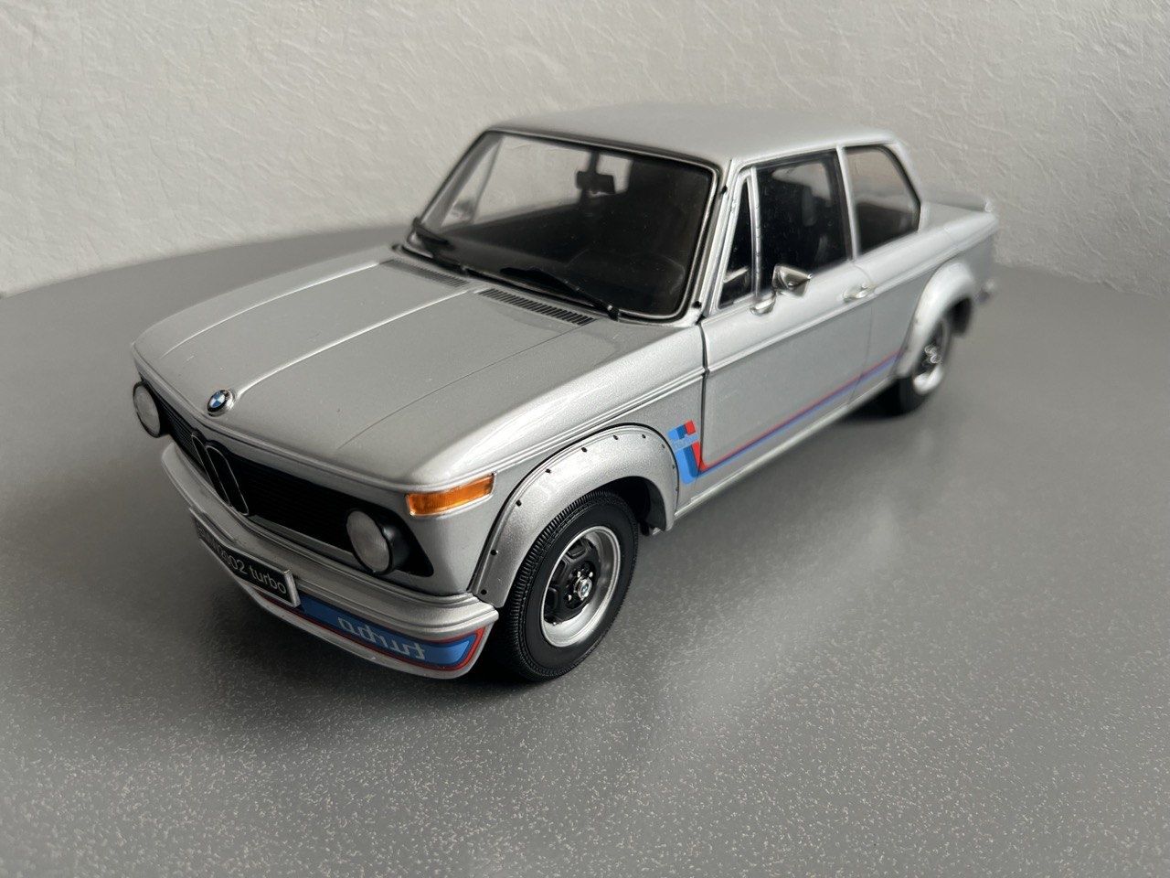 Kyosho BMW 2002 turbo 1/18