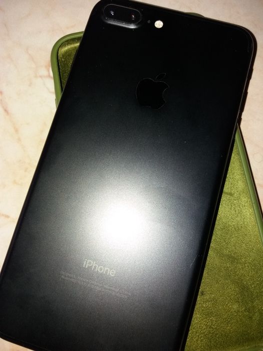 Айфон 7 + 32 телефон