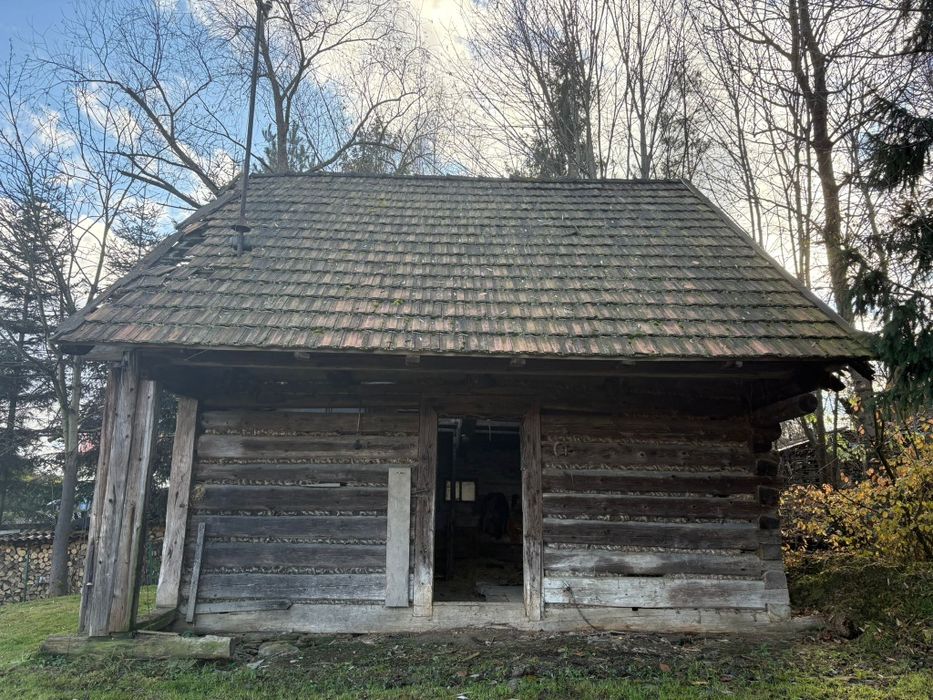 Stajenka z bali do rozbiórki