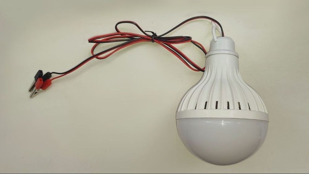 Лампа 12 вольт з проводом і клешнями
