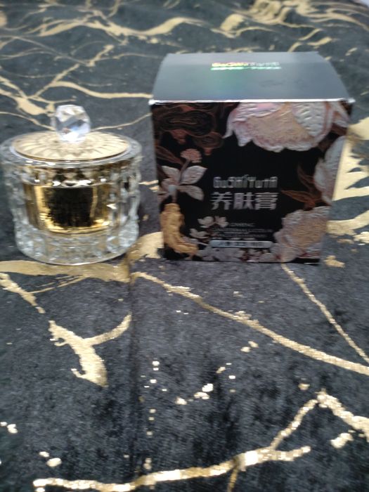 Krem cukiernia wyrównujący koloryt