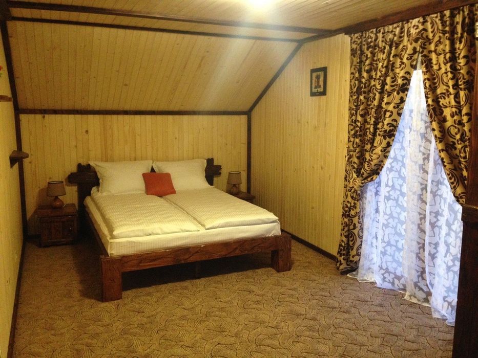 Здається котедж з банею