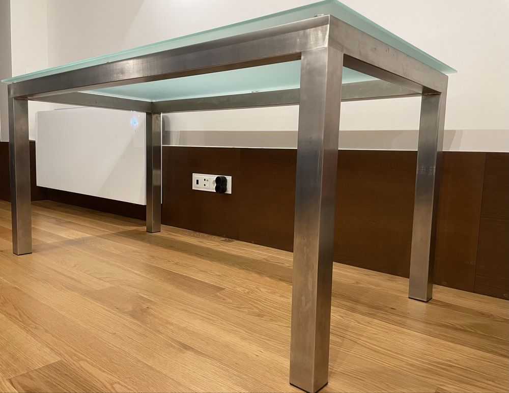 Mesa Retangular Sala/Cozinha Tampo Vidro e estrutura Aço Inox
