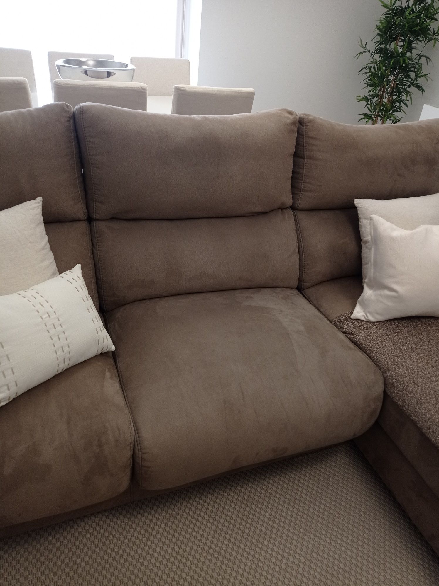 Sofá com chaise lounge
