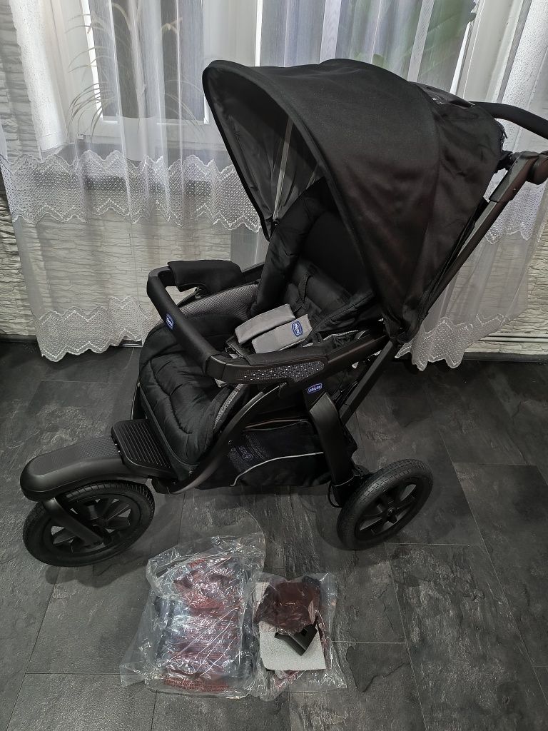Nowy wózek Chicco activ3