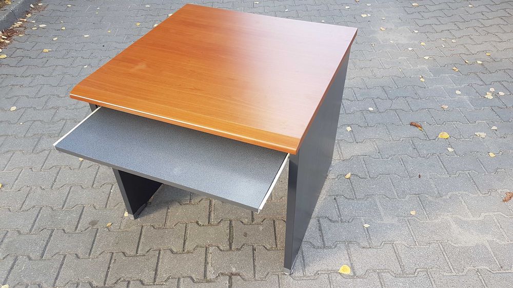 BIURKO  komputerowe  małe jednoosobowe 80 cm