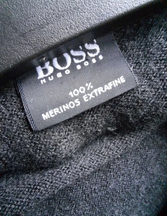 Светр шерсть  мериноса Hugo Boss оригінал