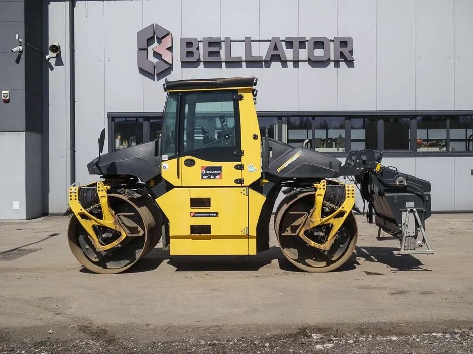 Bomag BW 174 AP-4v  Walec stalowy 9 ton, rozsypywacz, kamery, niski przebieg, diler TESAB