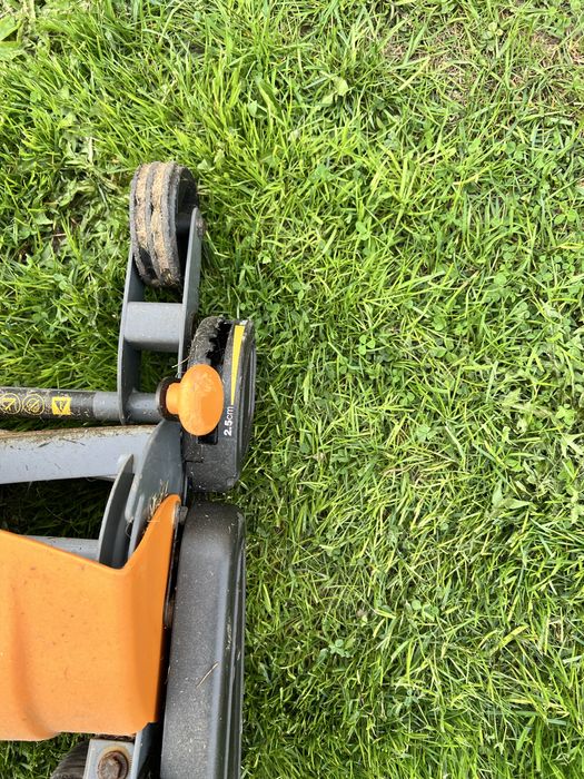Bebnowa kosiarka Fiskars reczna uzywana