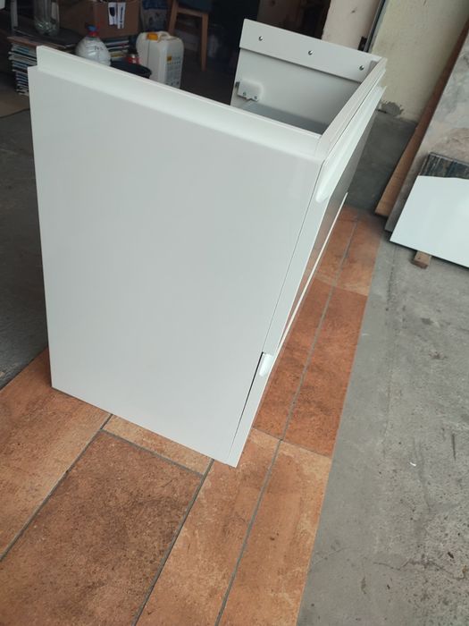 Нова тумба для ванної