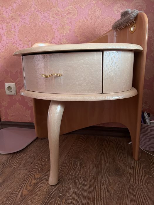 Спальний гарнітур. Спальня. Ліжко.