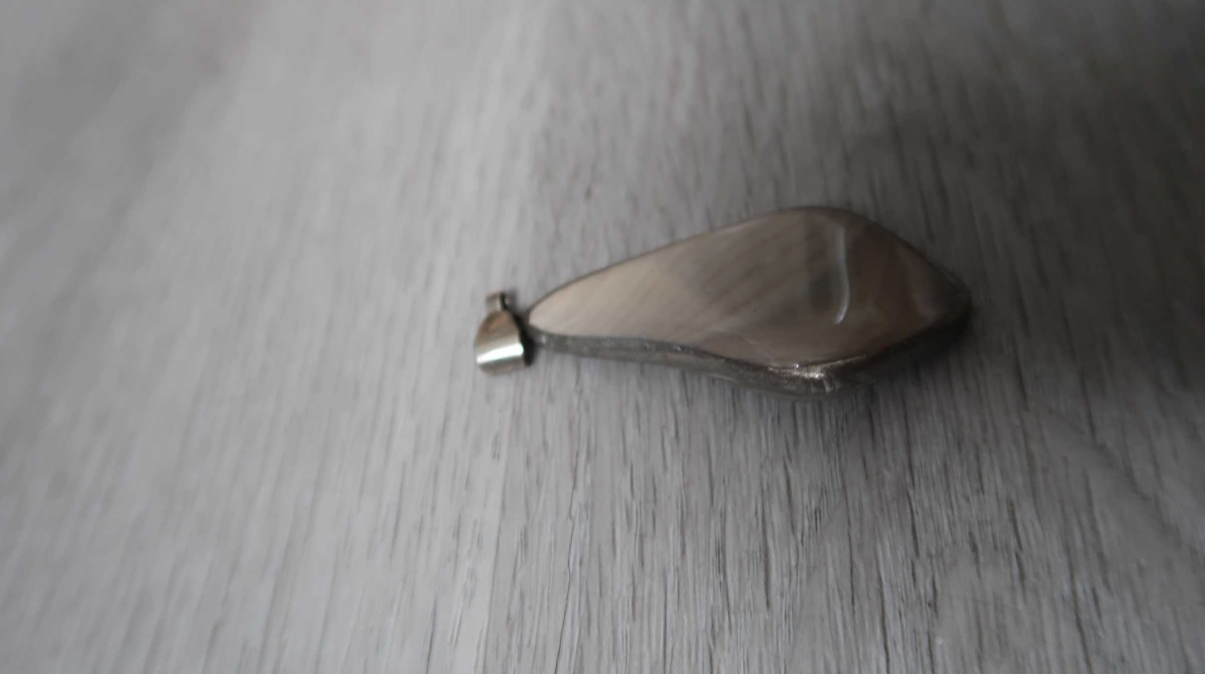 Krzemień pasiasty zawieszka wisiorek naszyjnik w oplocie metal