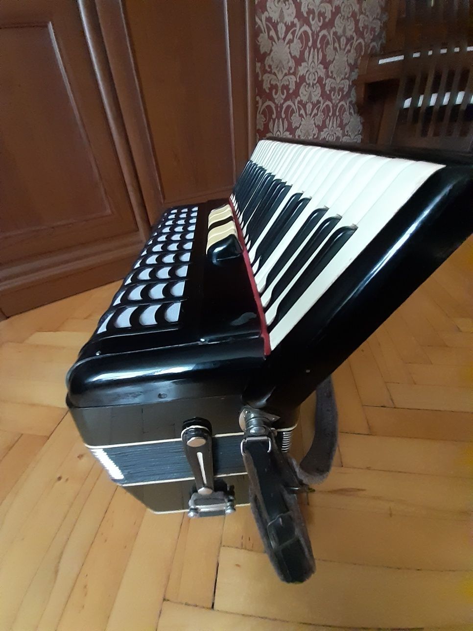 Akordeon 120 basowy Corelli Artist z futerałem