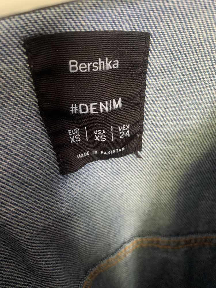 Джинсовий піджак Bershka та джинси