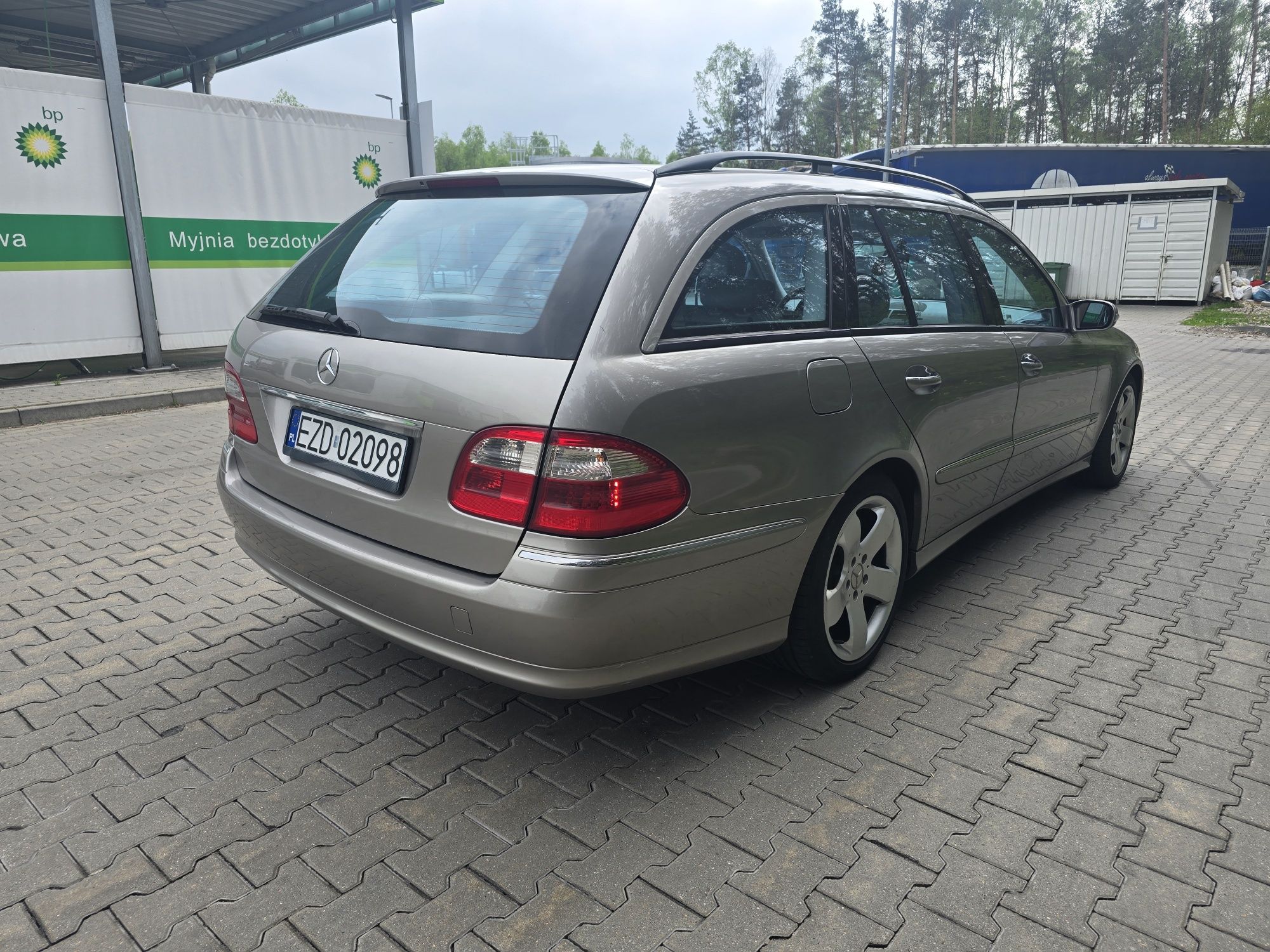 Mercedes Benz E320 CDI W211