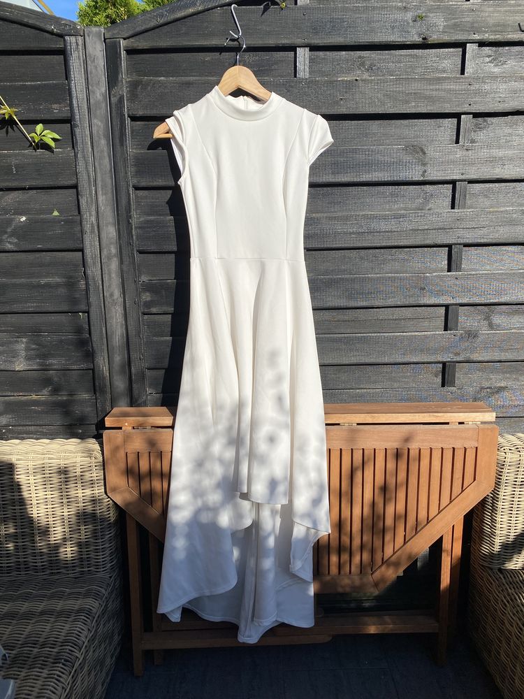Biała sukienka maxi asymetryczna ślub panieński