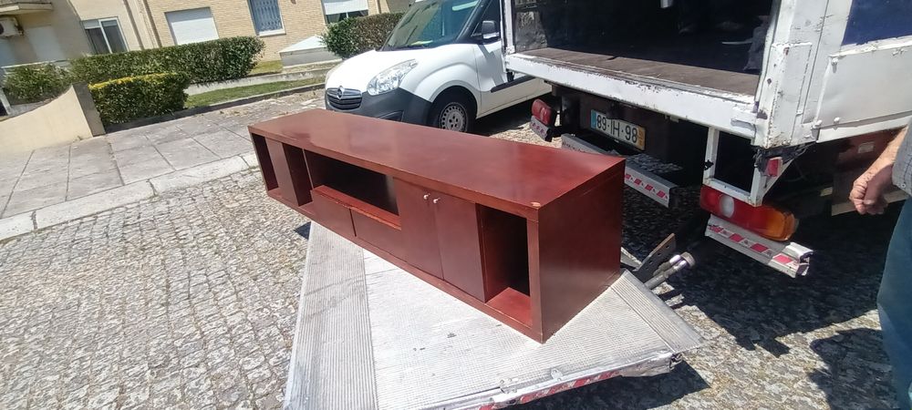 Movel em mogno com 2,5 e 50 cm altura