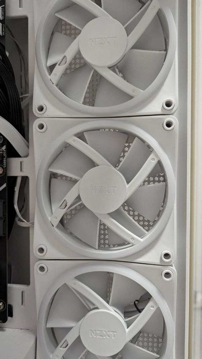 Продаю ігровий ПК. Новий, на гарантії (RTX 5060, i5-14600KF, 32GB RAM)