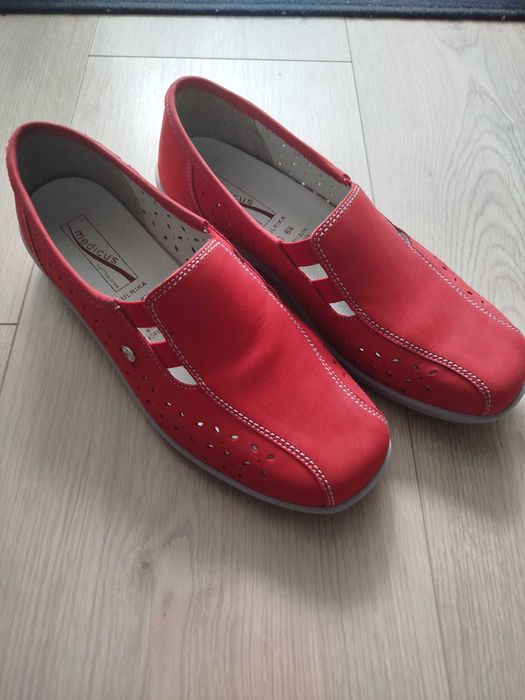 Buty damskie wiosna lato Medicus Urlika 40.5 czerwone