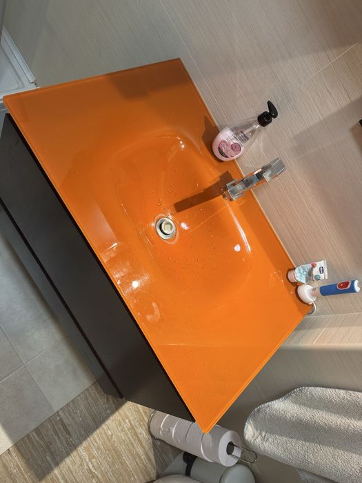 Móvel casa de banho com espelho arrumacao torneira e tampo