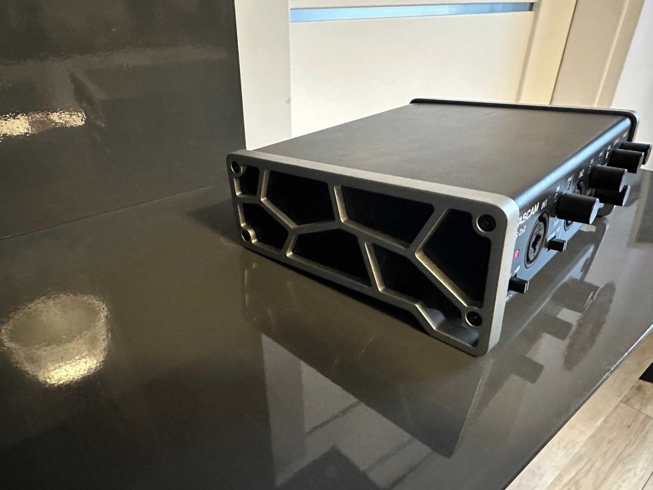 Interfejs audio Tascam Us 2x2