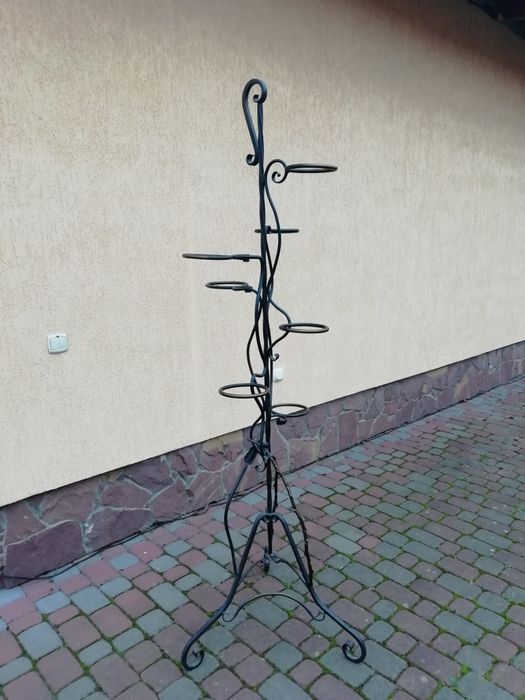 Подставка для цветов металическая кованная