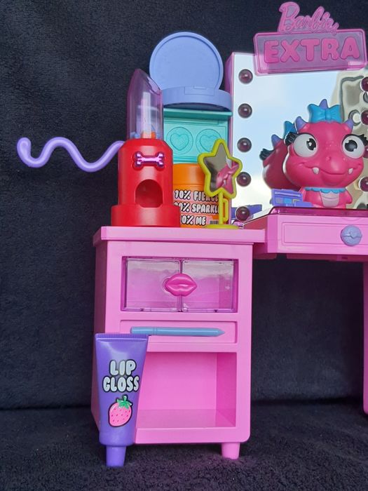 Мебель стол зеркало для кукол Барби Barbie Extra